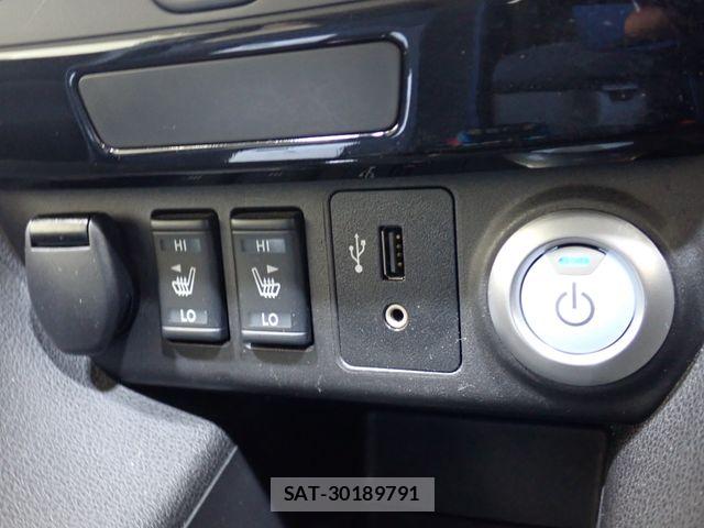 Nissan LEAF 2017-11 8627408-18