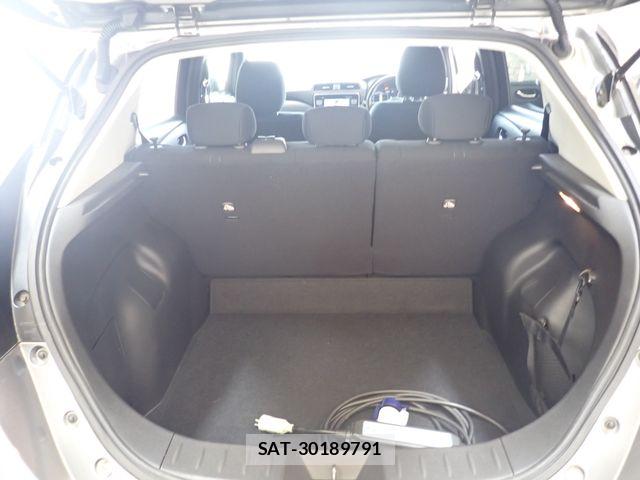 Nissan LEAF 2017-11 8627408-23