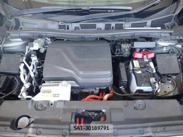 Nissan LEAF 2017-11 8627408-24