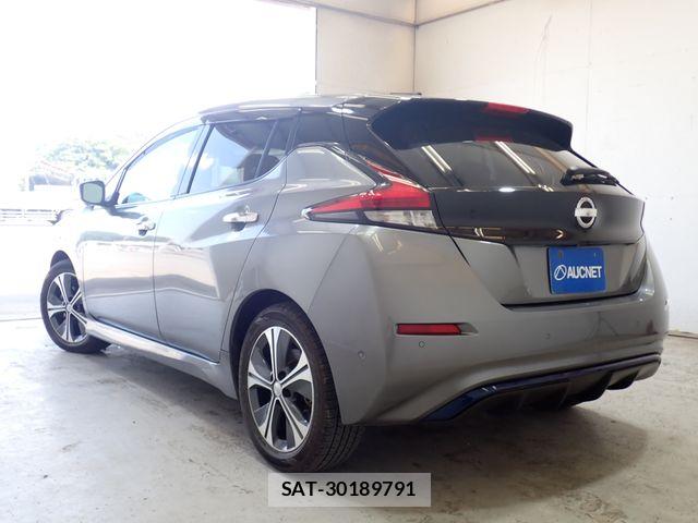 Nissan LEAF 2017-11 8627408-2