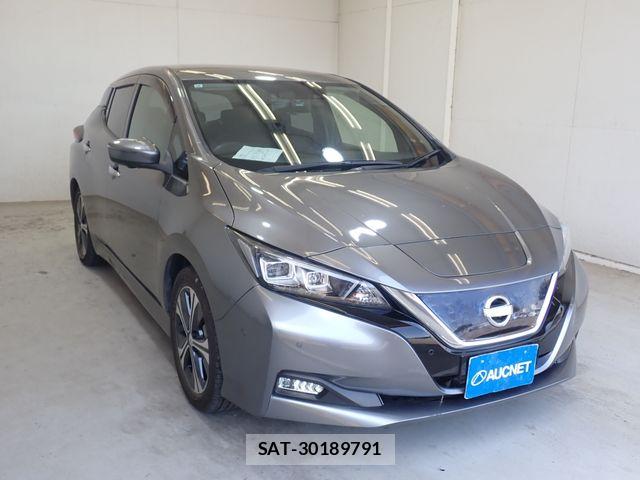 Nissan LEAF 2017-11 8627408-3