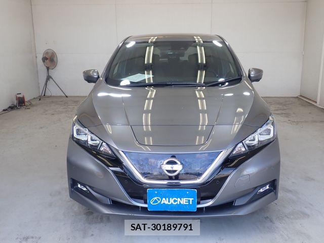 Nissan LEAF 2017-11 8627408-4