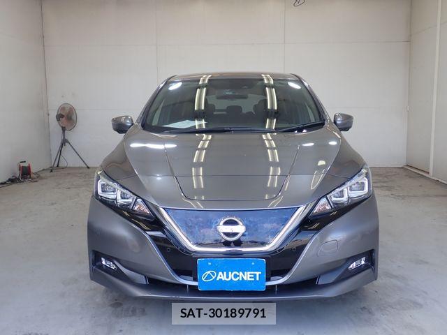 Nissan LEAF 2017-11 8627408-5
