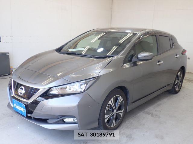 Nissan LEAF 2017-11 8627408-6