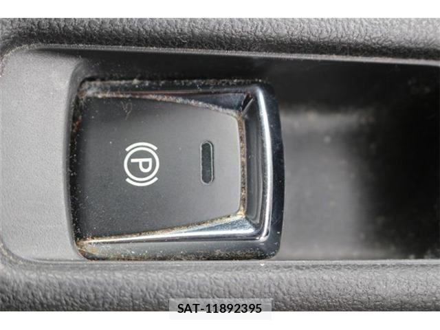 Nissan LEAF 2022-06 8627406-15