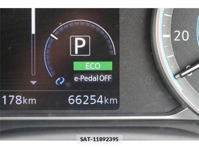 Nissan LEAF 2022-06 8627406-21
