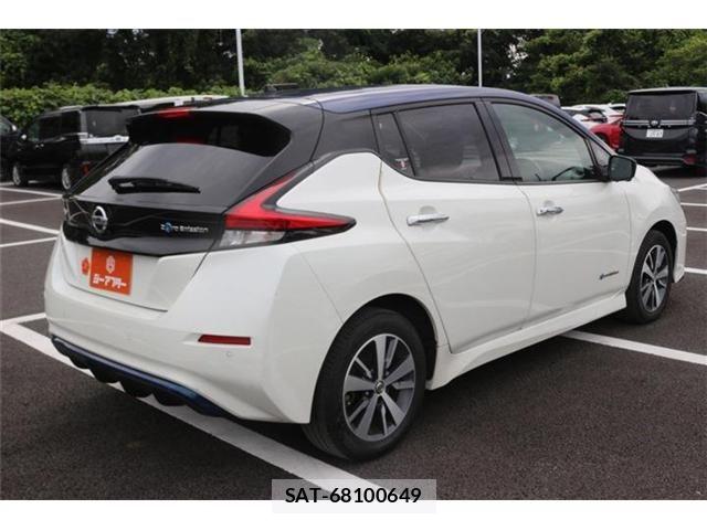 Nissan LEAF 2019-08 8627409-9