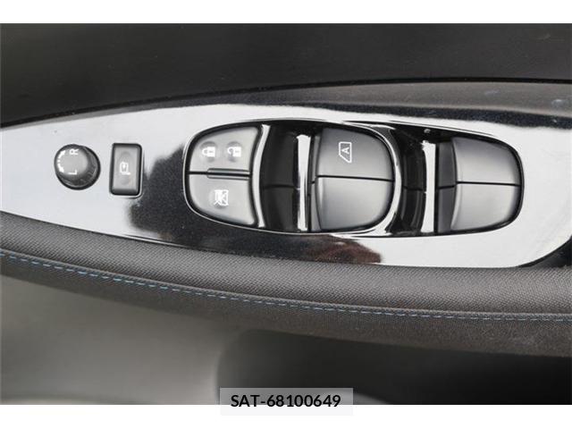 Nissan LEAF 2019-08 8627409-25