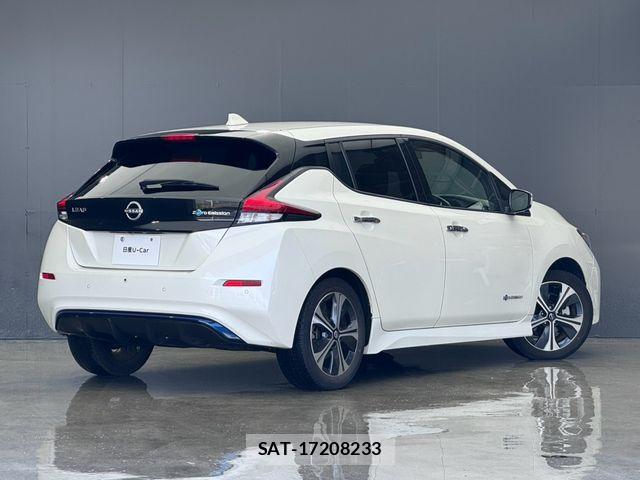 Nissan LEAF 2022-02 8627407-1