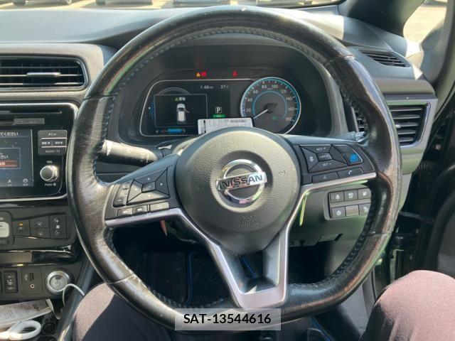 Nissan LEAF 2017-11 8627410-12