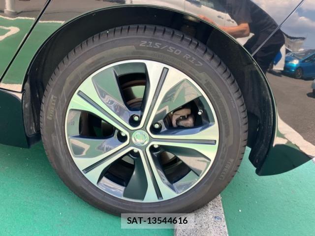 Nissan LEAF 2017-11 8627410-3