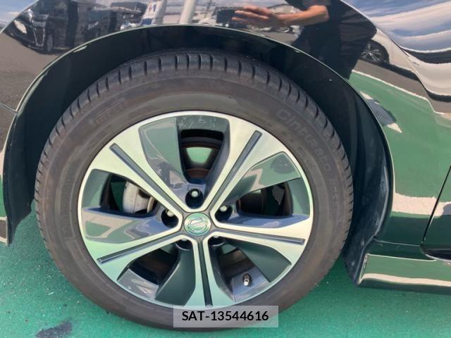 Nissan LEAF 2017-11 8627410-5
