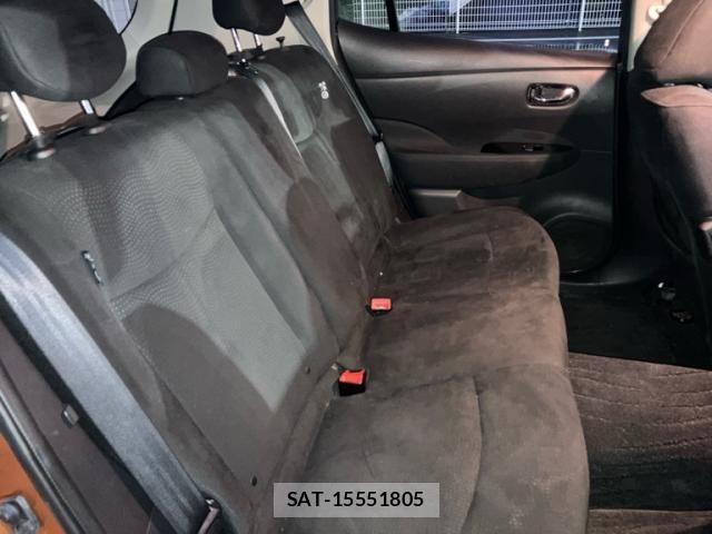 Nissan LEAF 2015-12 8659827-16