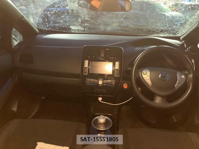 Nissan LEAF 2015-12 8659827-17