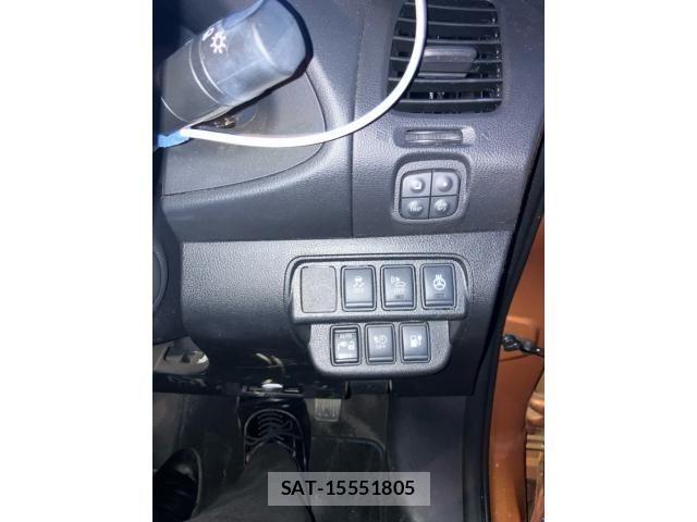 Nissan LEAF 2015-12 8659827-18