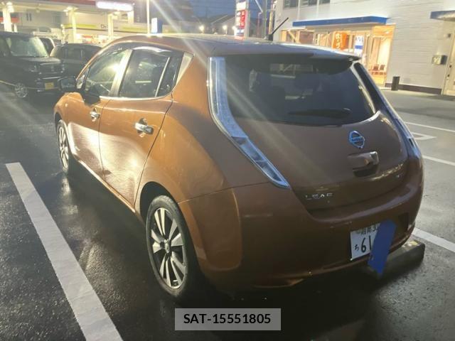 Nissan LEAF 2015-12 8659827-5
