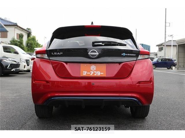 Nissan LEAF 2021-12 8659812-9