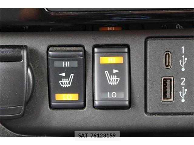 Nissan LEAF 2021-12 8659812-6