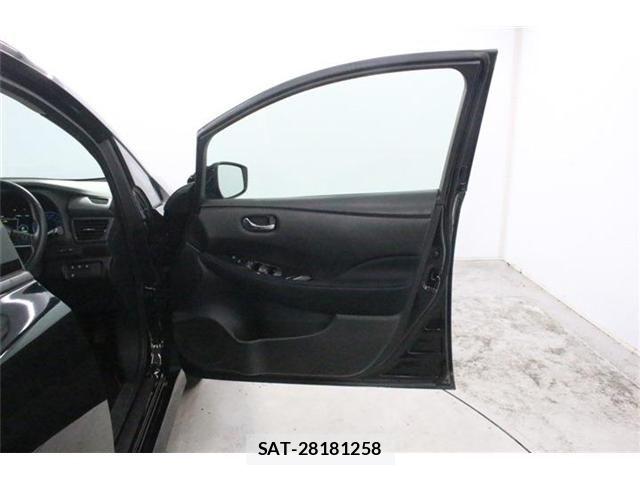 Nissan LEAF 2022-06 8659818-27