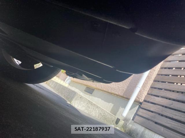 Nissan LEAF 2017-10 8659825-9