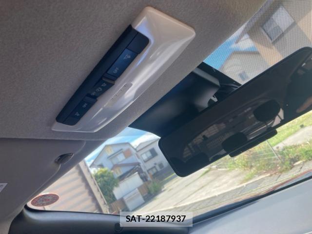 Nissan LEAF 2017-10 8659825-24