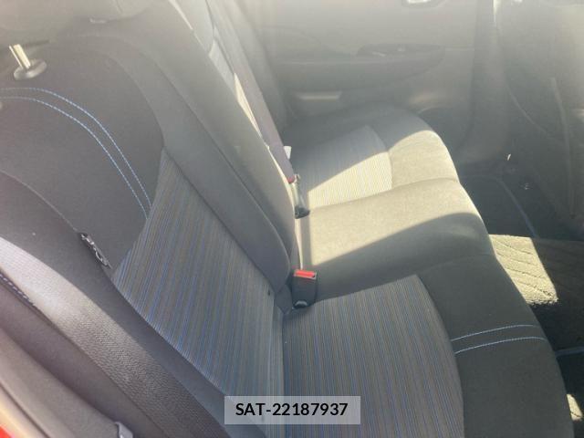Nissan LEAF 2017-10 8659825-25