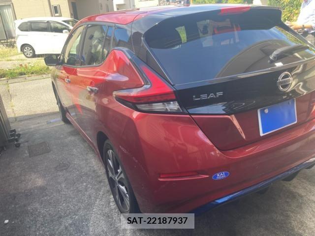 Nissan LEAF 2017-10 8659825-6