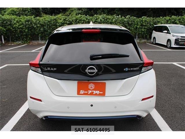 Nissan LEAF 2022-03 8666361-10