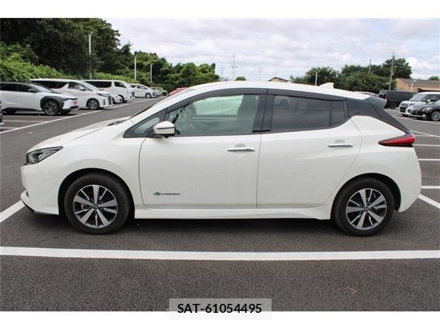 Nissan LEAF 2022-03 8666361-12