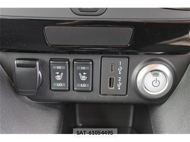 Nissan LEAF 2022-03 8666361-4