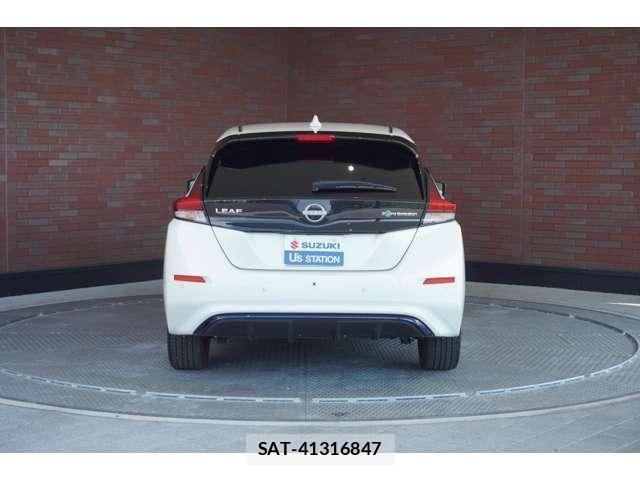 Nissan LEAF 2022-01 8659824-2
