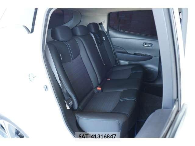 Nissan LEAF 2022-01 8659824-6