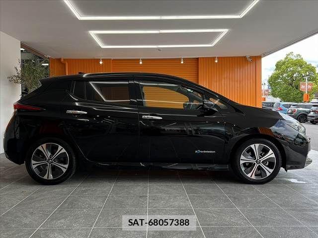 Nissan LEAF 2021-10 8659819-11