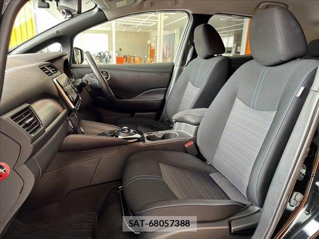 Nissan LEAF 2021-10 8659819-16