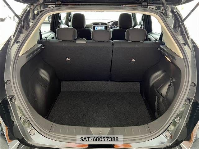 Nissan LEAF 2021-10 8659819-19