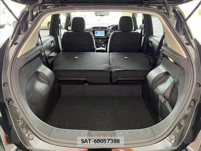Nissan LEAF 2021-10 8659819-20