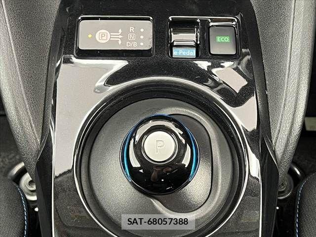 Nissan LEAF 2021-10 8659819-24