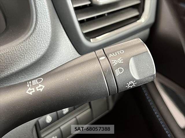 Nissan LEAF 2021-10 8659819-27