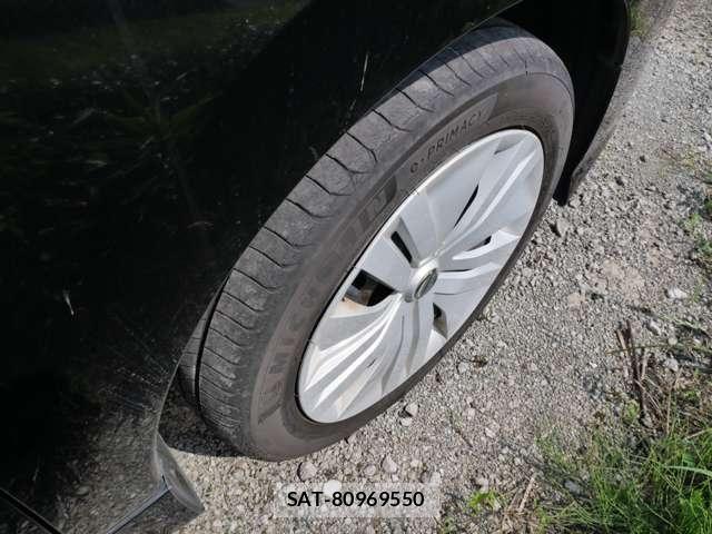 Nissan LEAF 2019-06 8659826-8