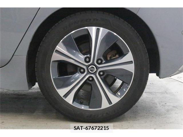 Nissan LEAF 2020-02 8666363-25
