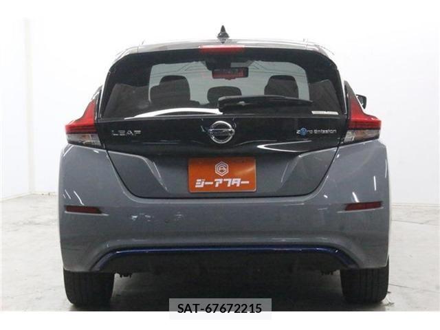 Nissan LEAF 2020-02 8666363-6
