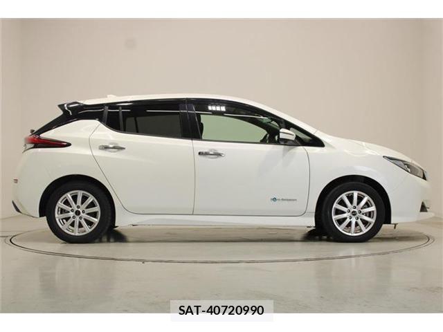 Nissan LEAF 2020-07 8659821-12