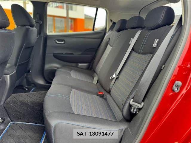 Nissan LEAF 2017-10 8666364-17