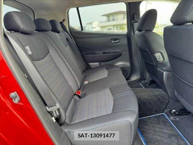 Nissan LEAF 2017-10 8666364-18