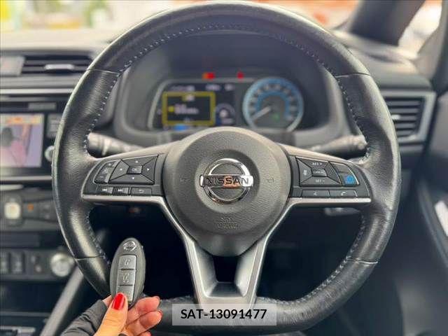 Nissan LEAF 2017-10 8666364-4