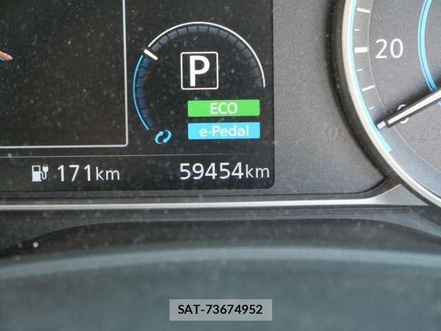 Nissan LEAF 2022-02 8685811-25