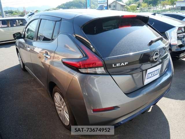 Nissan LEAF 2022-02 8685811-4