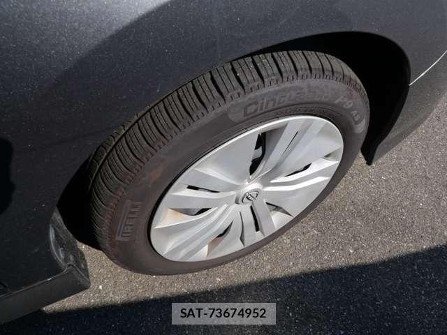 Nissan LEAF 2022-02 8685811-8