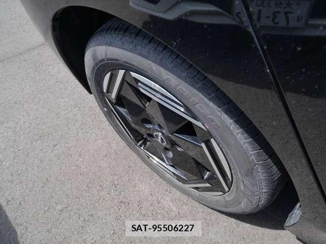 Nissan LEAF 2022-07 8685809-9