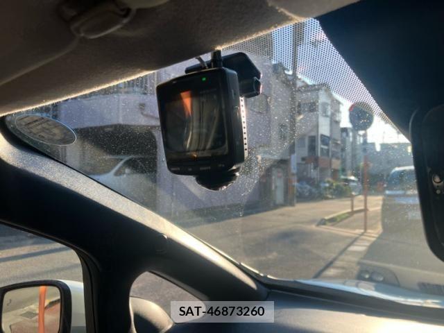 Nissan LEAF 2019-06 8685812-16